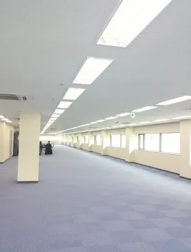 新川三幸ビルの内装