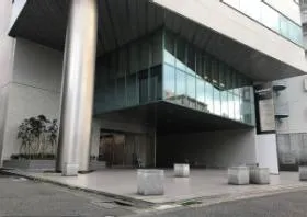Daiwa中野坂上 旧)YUWA ビルのエントランス