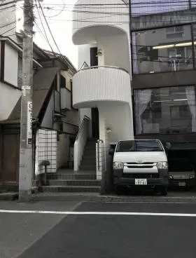 東京冷機恵比寿ビルのエントランス