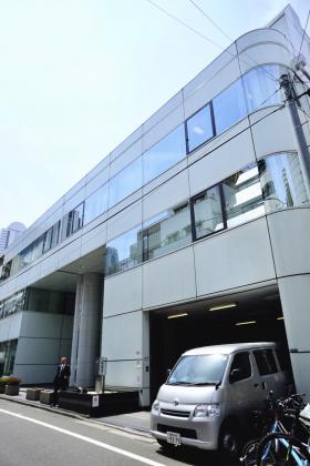 西新宿三晃ビルの外観写真