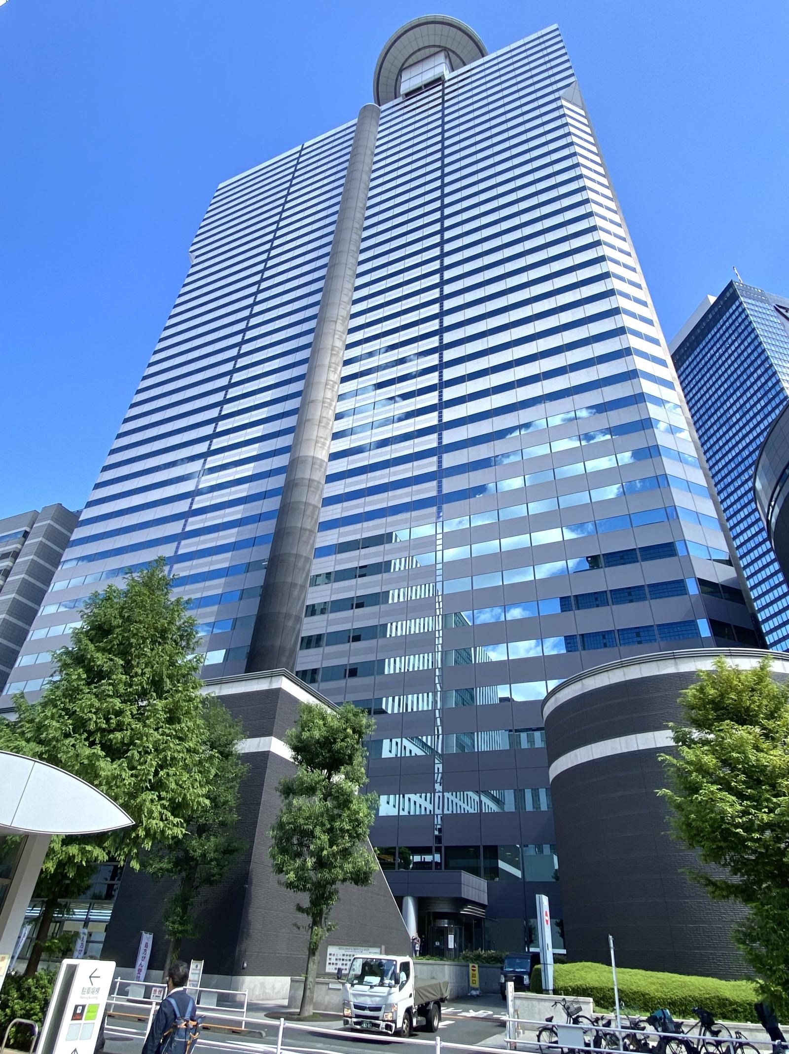 新宿アイランドタワー B1F 22.34坪（73.85m<sup>2</sup>）のエントランス