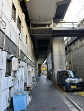 JR高架下千代田ビルの内装