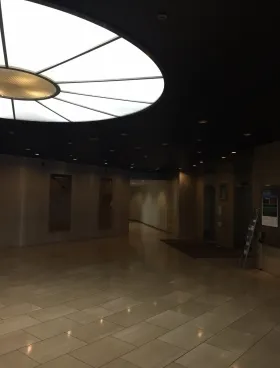 新宿国際本館ビルの内装