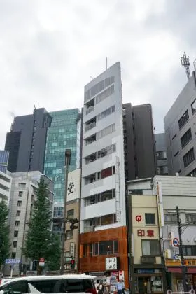 日米商会ビルの外観