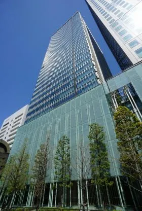 日本経済新聞本社ビルの外観