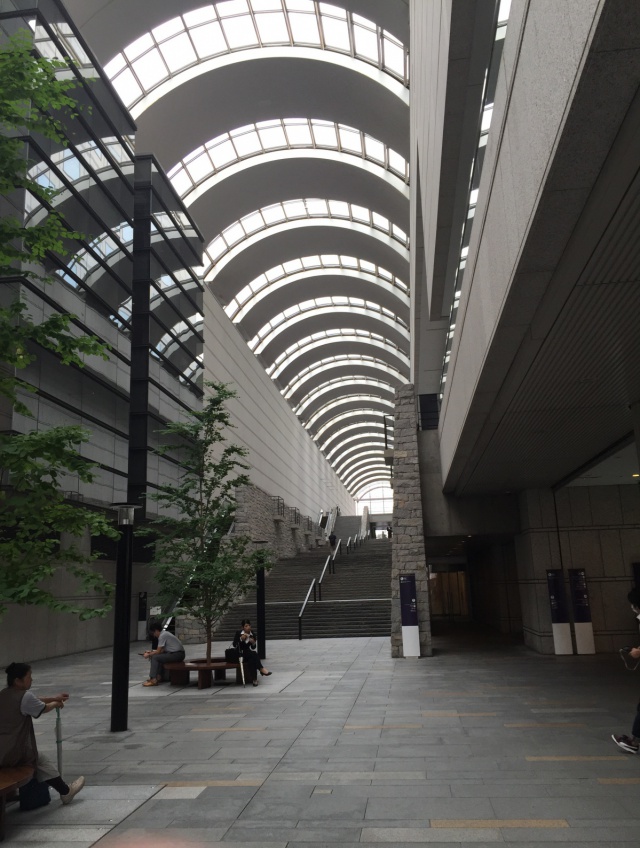 東京オペラシティビル 12F 10.38坪（34.31m<sup>2</sup>）のエントランス