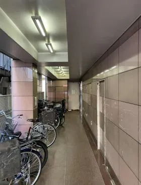 ヨンキュウ東京築地ビルの内装
