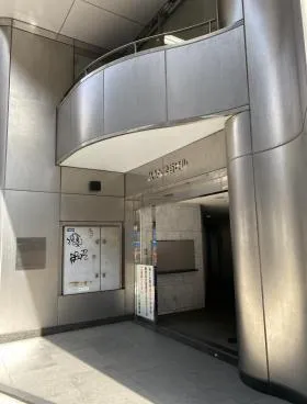 MAC渋谷ビルのエントランス
