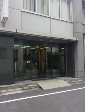 日本ビルディング本館のエントランス