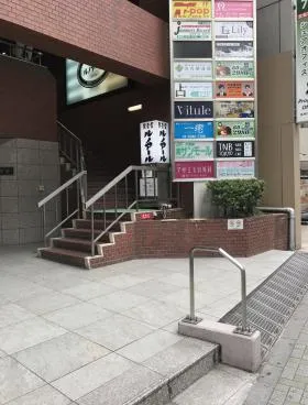 ノア渋谷ビルのエントランス
