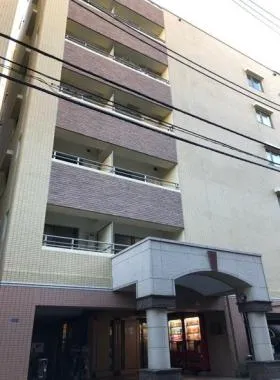 デュオ・スカーラ新宿ビルの外観