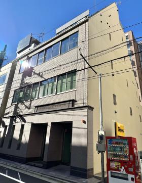 神田東松下町飯田鋲螺ビルの外観写真