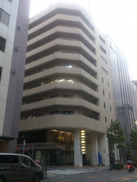 YKB新宿御苑ビルの外観写真