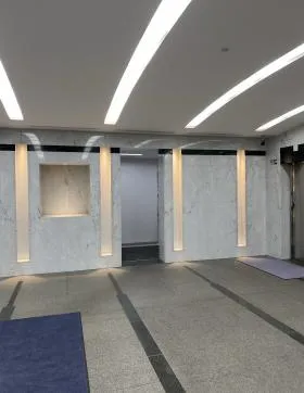西新宿KFビルの内装