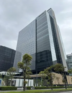 横浜シンフォステージ ウエストタワービルの外観