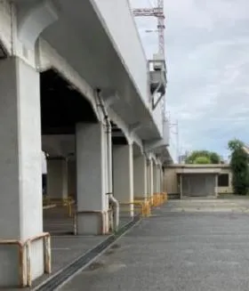 大井町線中延高架橋下建物ビルの外観