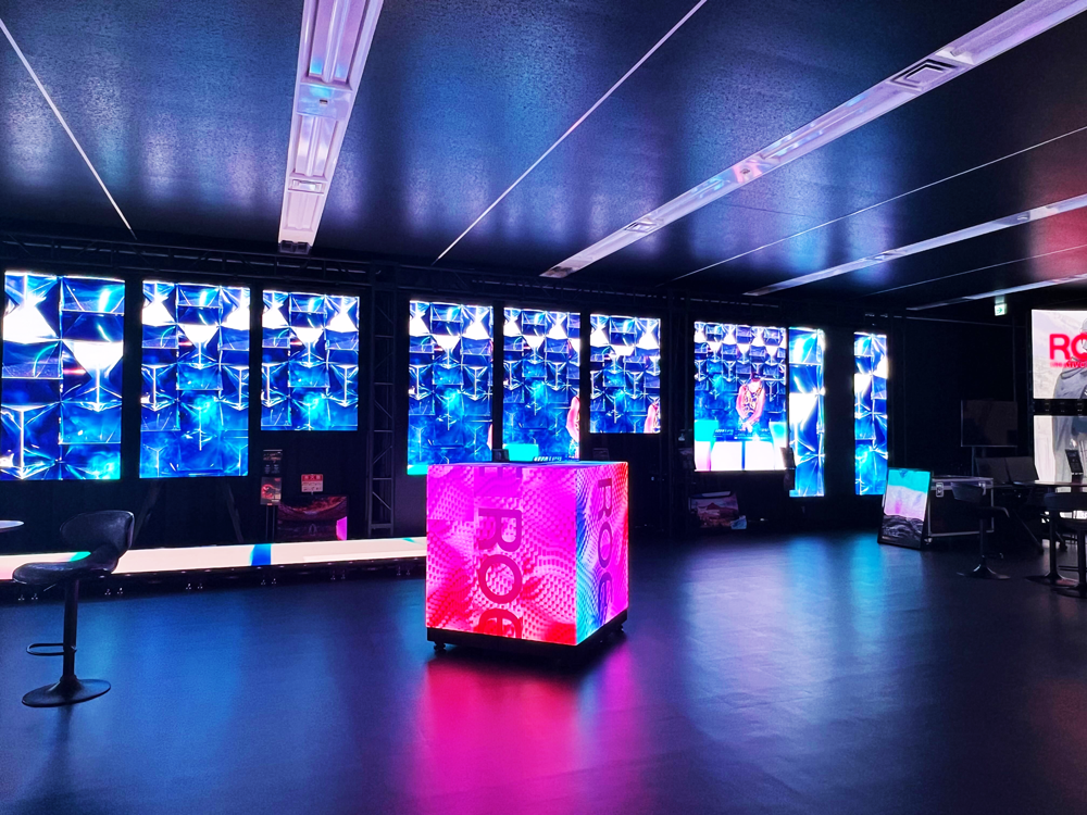 ROEビジュアルジャパン株式会社のオフィス兼ショールーム